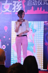 组图：杨幂首次试水影视制作人 与明道打造偶像剧