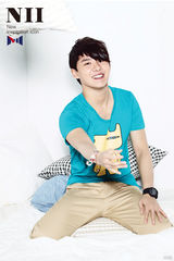 组图：韩国偶像组合JYJ夏季写真 展现悠闲状态