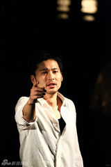 组图：孟京辉经典话剧《恋爱的犀牛》各版剧照