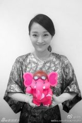 组图：众星晒童年萌照庆儿童节 自幼星范儿足