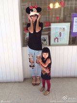 组图：曹格老婆吴速玲私照曝光 时尚辣妈