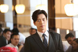 组图：朴海镇帅气拍广告 西装儒雅总裁范儿