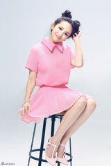 组图：解惠清最新写真 尽显青春活泼个性