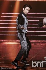 组图：Super Junior回归再夺冠 T-ara等女团性感大对决