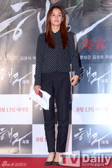 组图：JYJ金俊秀李秉宪等亮相《海雾》试映会