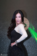 组图：张柏芝亮相上海 透露将减少工作多陪孩子