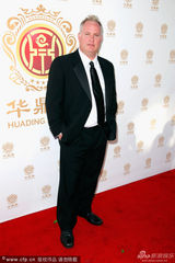 组图：华鼎奖美国开幕 奥兰多与刘玉玲助阵红毯