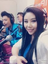 组图：超女纪敏佳被疑整容 自拍变锥子脸女神