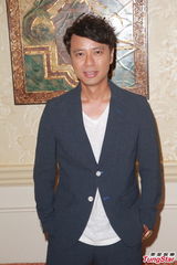 组图：李克勤指隐形胸罩应记名 张敬轩只有声线