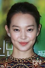 组图：金有贞盛骏等出席《庆州》VIP试映会