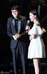 组图：方大同开唱翻唱周董 歌迷撞名薛凯琪