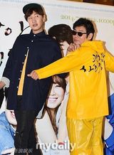 组图：《是爱情》赵寅成戴李光洙面具搞笑登场