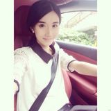 组图：美女硕士毕业抱儿子怀女儿被赞人生赢家