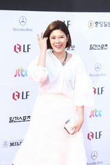 独家高清：又是一年百想红毯 众星云集争奇斗艳