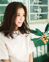 组图：刘涛清凉写真登封面 温柔恬静似天使