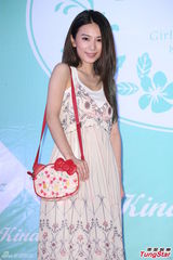 组图：Hebe亮相娇嗔十足 望跨界当设计师