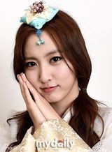 组图：韩女团BESTie迎中秋穿韩服 送甜美问候