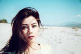组图：朱婧化身沙漠女神 美国写真显神秘气质