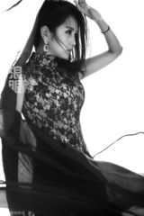 何洁镂空新娘装薄纱起舞 赫子铭半裸秀肌肉(图)