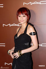 组图：熊黛林不惧做高龄产妇 白歆惠变性感猫女郎