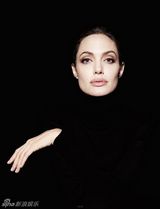 组图：安吉丽娜-朱莉登封面性感双唇气场强大