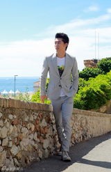 组图：窦骁戛纳街拍写真 清爽帅气展成熟魅力