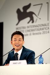 组图：张译国际影展首秀幽默 《亲爱的》演土豪