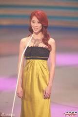 组图：港姐十强首轮问答搞笑 个性礼服展风姿