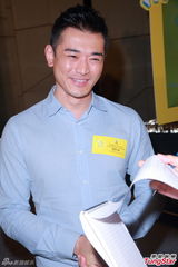 组图：马赛拒谈旧爱汪子琦 黄长兴努力赚奶粉钱