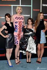 组图：吸血鬼妮娜秀性感 《权力游戏》群美争艳