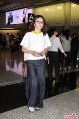 组图：众星峇里岛婚宴归来 曾志伟证实宾客自费