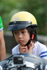 组图：爸爸2体验台湾风情 老爸萌娃变机车少年