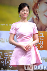 组图：宋慧乔姜栋元(姜东元)深情对视浪漫甜蜜