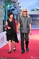 组图：各路音乐人齐聚金曲奖 星光熠熠