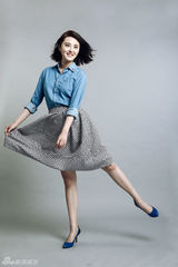 组图：甘露最新清淡素雅写真 戏里高冷戏外阳光