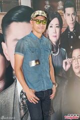 组图：钟嘉欣豪言收视30点穿高叉泳衣开派对