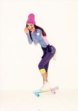 组图：韩星闵孝琳拍写真 大秀完美身材