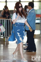 组图：少女时代赴日现身机场 休闲便衣美丽无敌