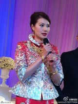 组图：盘点十大体坛名将的娇妻 各自美艳动人