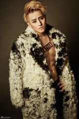 组图：MIC赵泳鑫曝奢华大片 打造全新概念造型