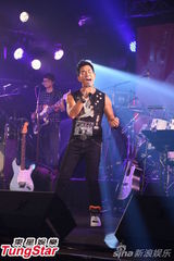 组图：任贤齐台北开唱 扯五月天阿信后腿