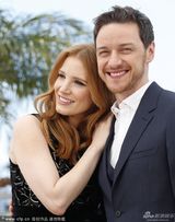 组图：《孤独情事》记者会 杰西卡依偎麦卡沃伊