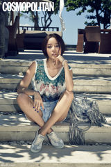 组图：具荷拉巴厘岛写真 小麦肤色性感秀蛮腰