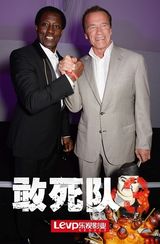 组图：《敢死队3》戛纳开趴 史泰龙阿诺贴面舞