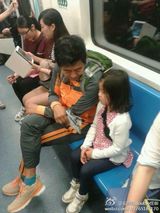 组图：韩版《爸爸》中国行 上海香港两地遭围观