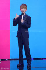 组图：郭敬明录快本临时换位 仍然遭遇“韩寒”