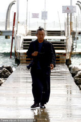 组图：金狮奖韩国导演金基德现身威尼斯海滩