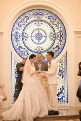 组图：戚薇李承铉赌城大婚甜蜜拥吻