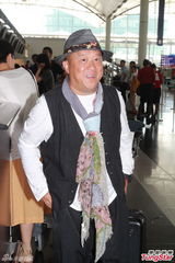 组图：曾志伟见证钟镇涛婚礼 “房东”案表痛心