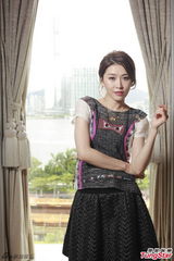 组图：周丽淇摆脱黄金剩女称号 欣赏男友徐正曦